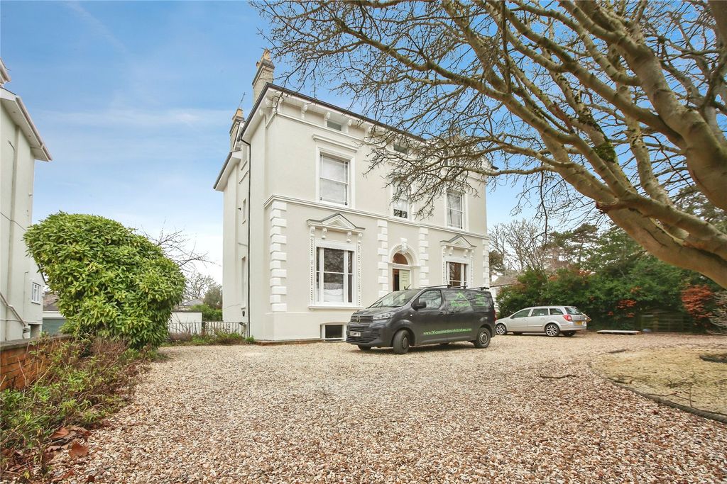 Property photo 2 of 21 Picture No. 23