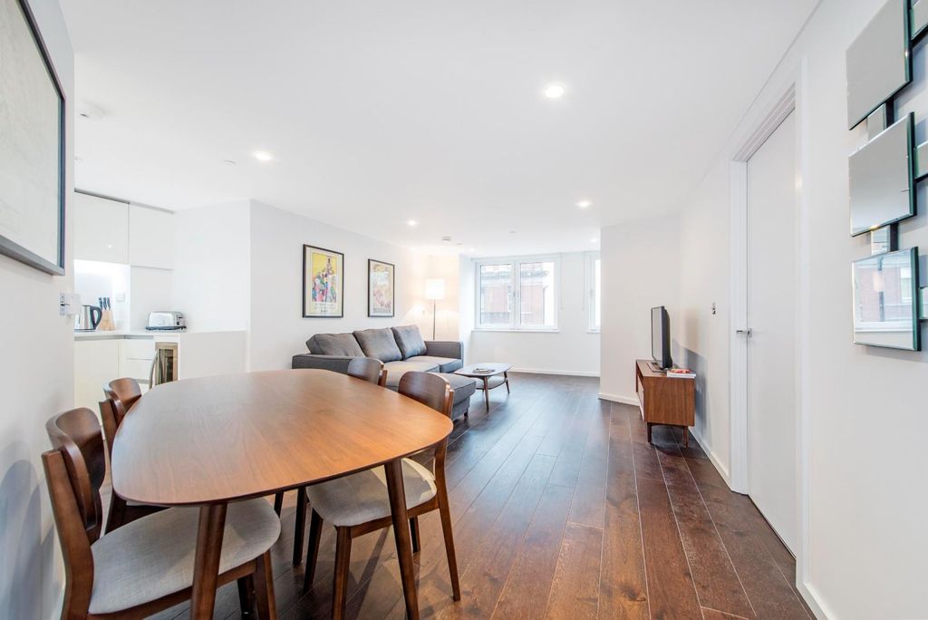 Property photo 2 of 15 12256_Hunters_Shoreditch_Flat_3_Eagle_Point_4.Jpg