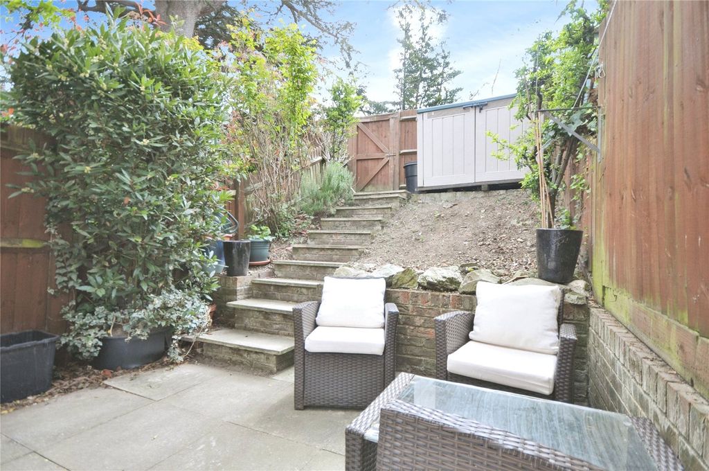 Property photo 3 of 8 Garden