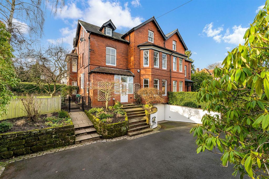 Property photo 2 of 52 Main