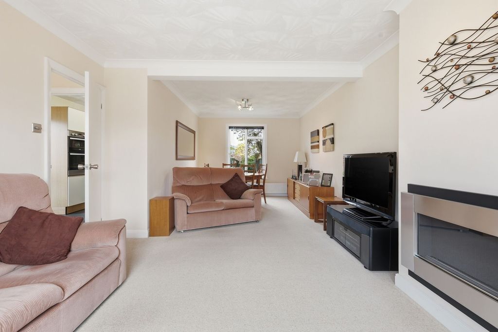 Property photo 2 of 19