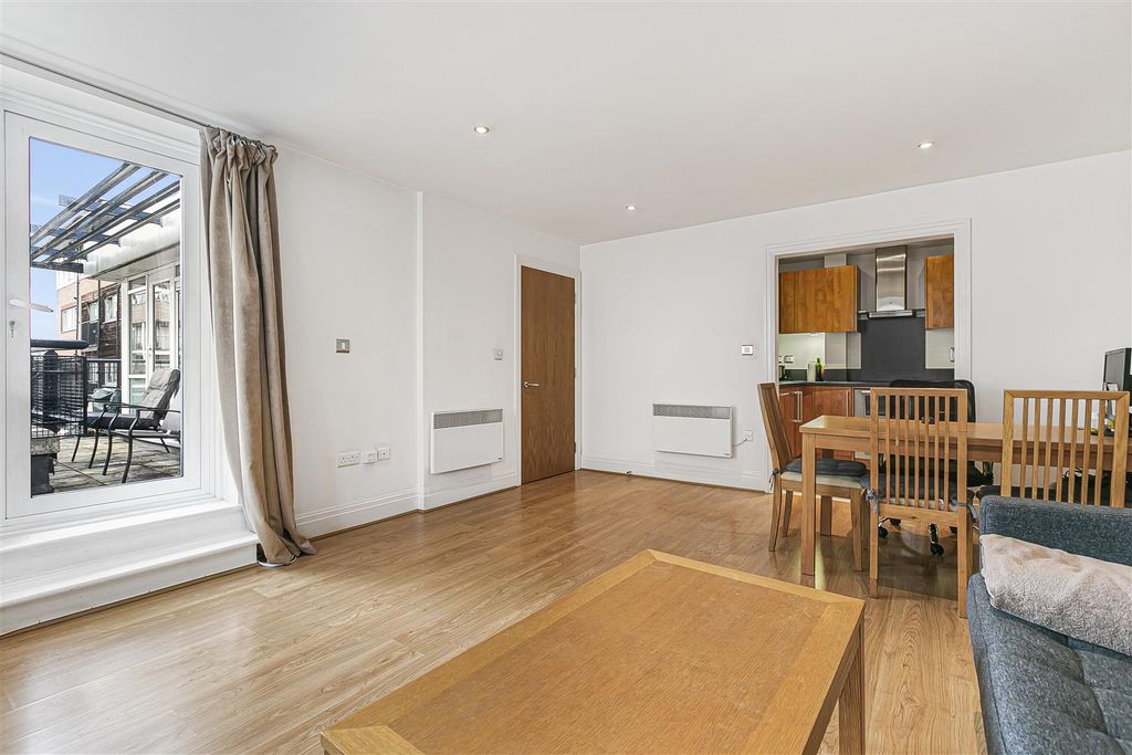 Property photo 3 of 12