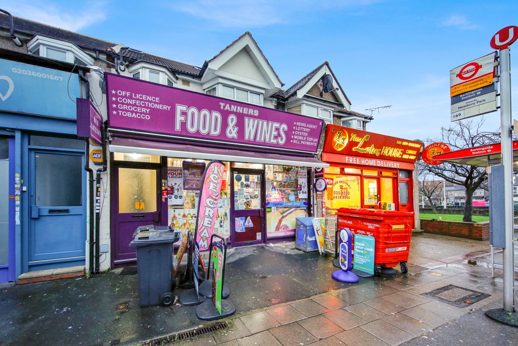 Property photo 2 of 6