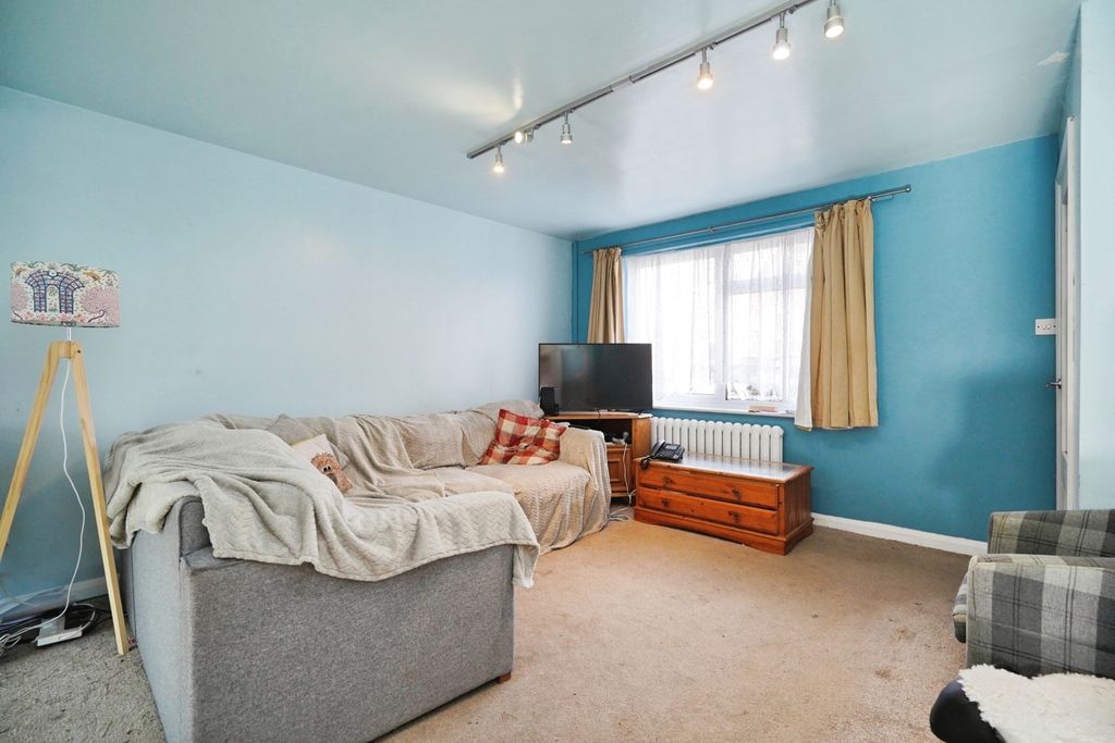 Property photo 3 of 16 Pbox-Img.Jpg