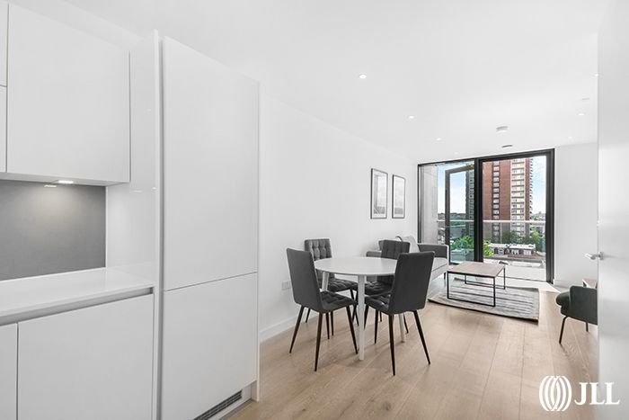 Property photo 3 of 11 Carriage House, ...