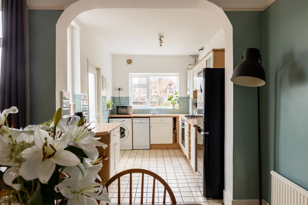 Property photo 3 of 21