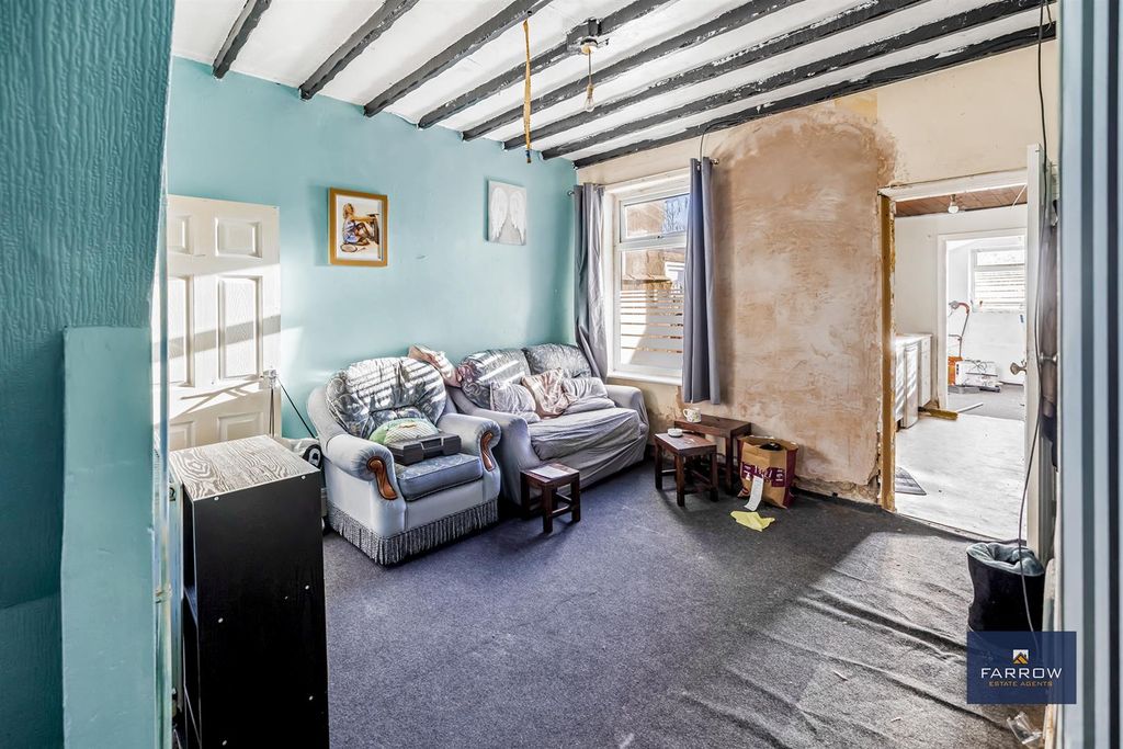 Property photo 3 of 19 Living Room