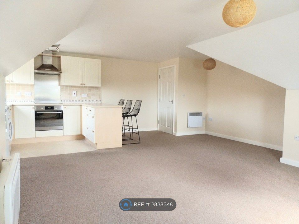 Property photo 2 of 28
