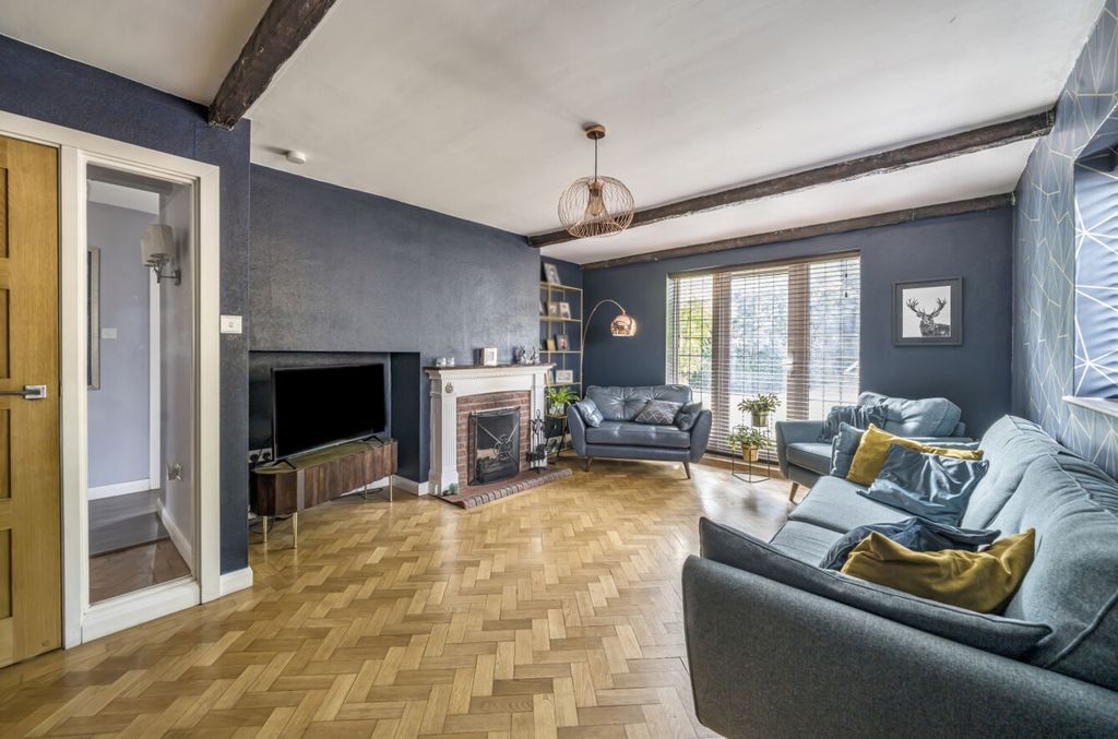 Property photo 3 of 29 Sitting Room