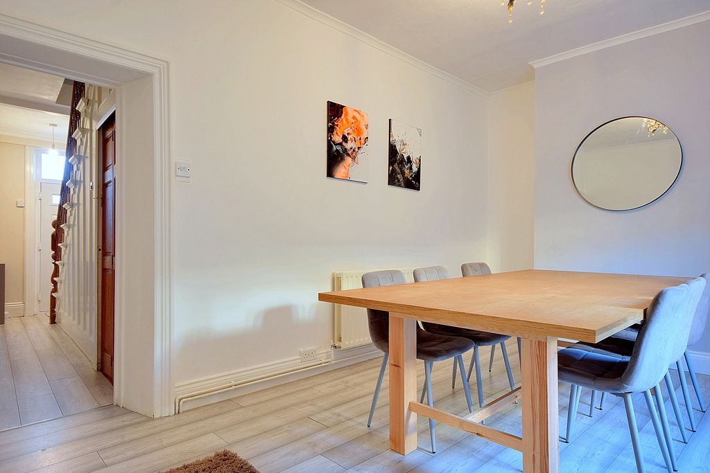 Property photo 2 of 19 Slade Lane Ewemove Brighouse (10)