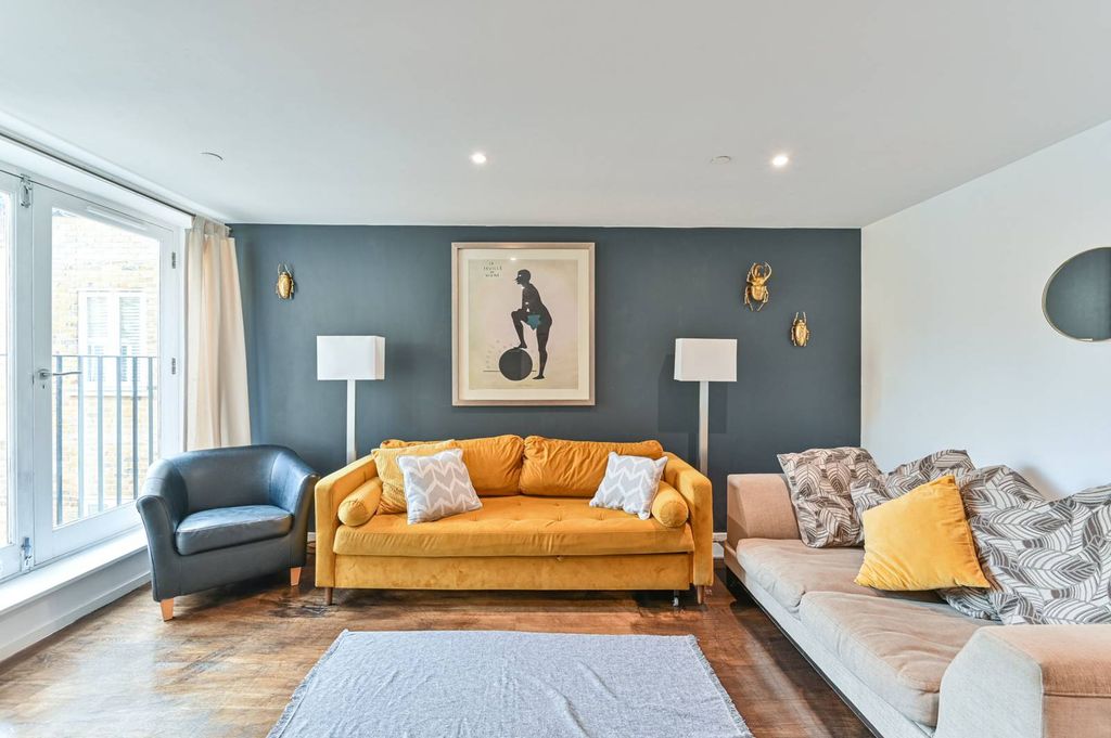 Property photo 3 of 13