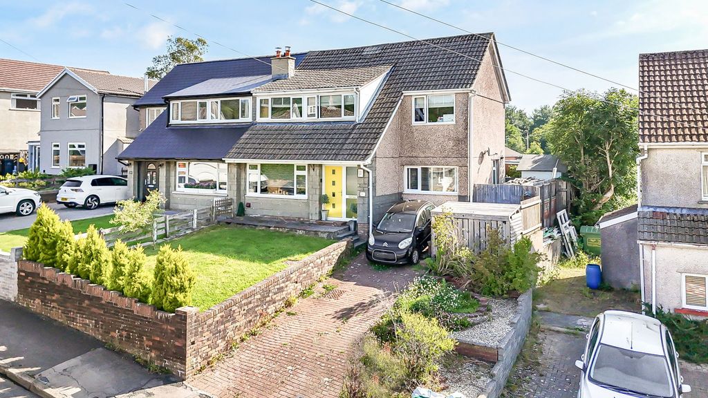 Property photo 1 of 33