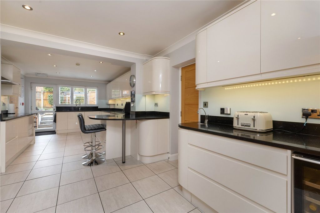 Property photo 3 of 35 Picture No. 30