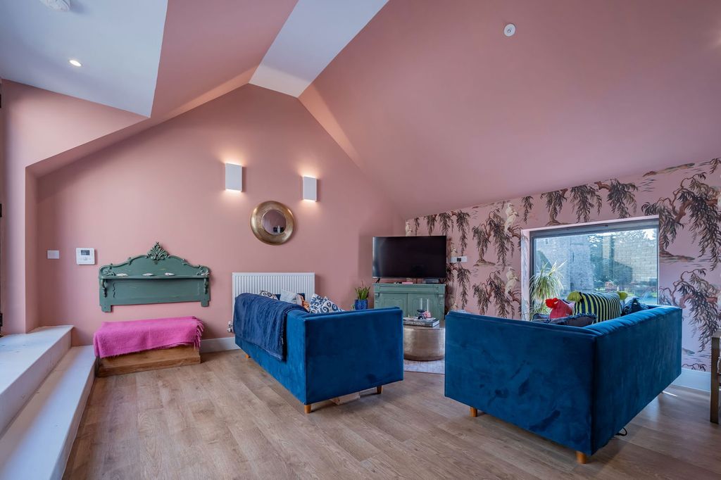 Property photo 3 of 18