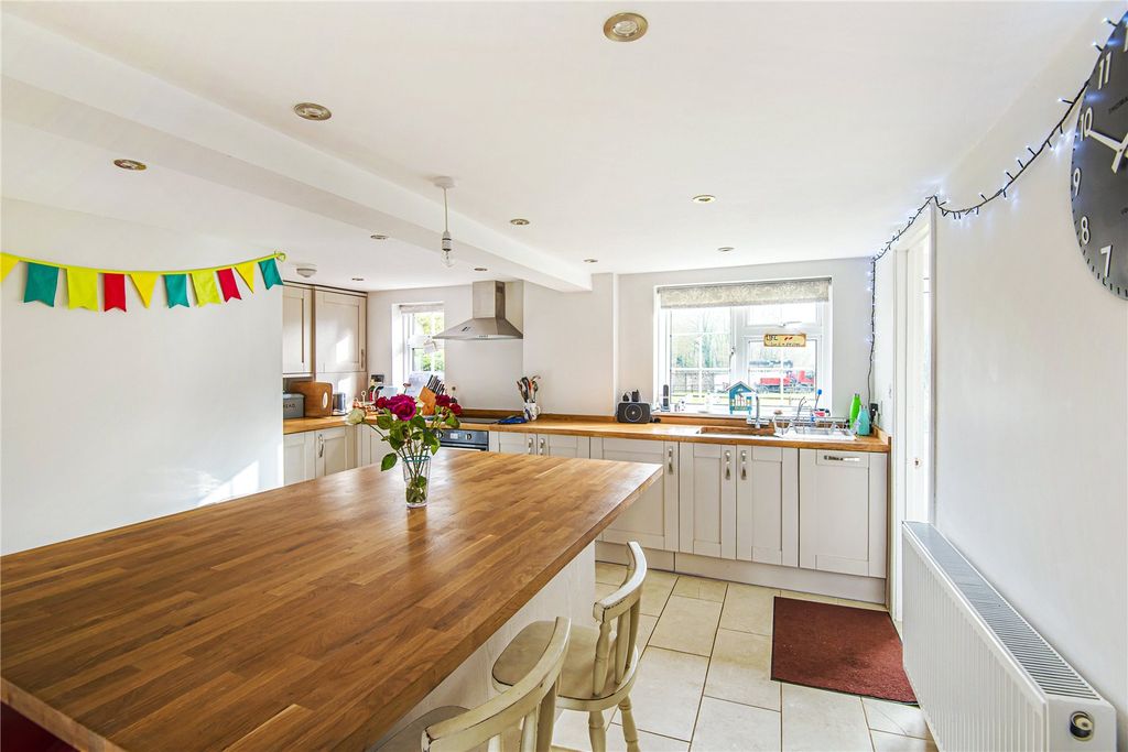 Property photo 3 of 14 Kitchen