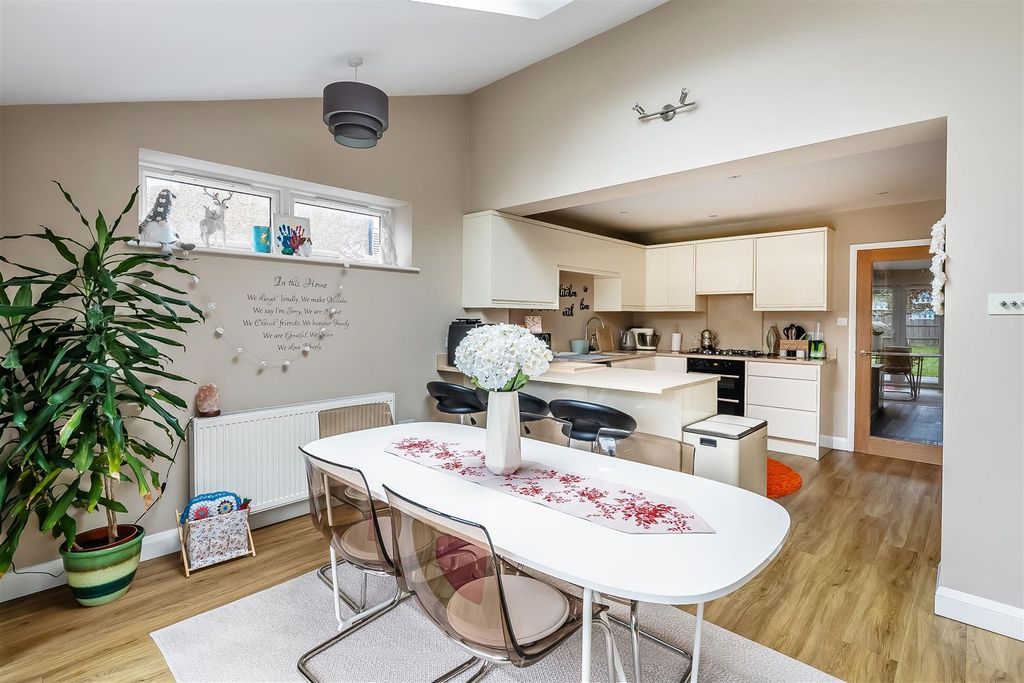 Property photo 3 of 31 51A-Links-Road-22.Jpg