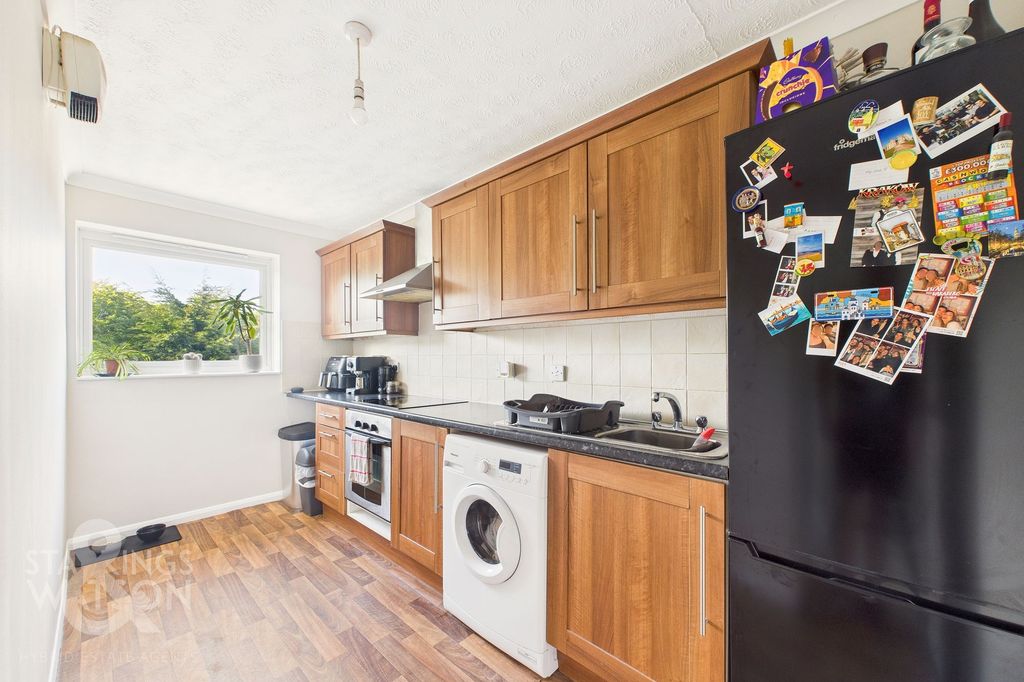 Property photo 2 of 11