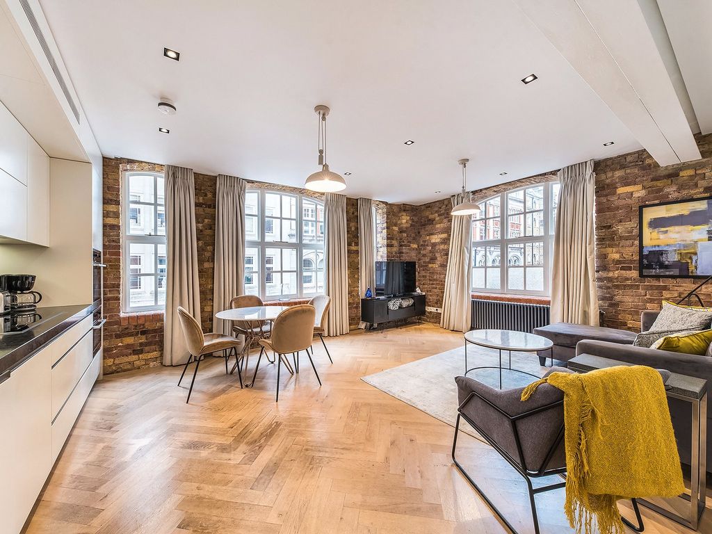 Property photo 1 of 17 Broad Court