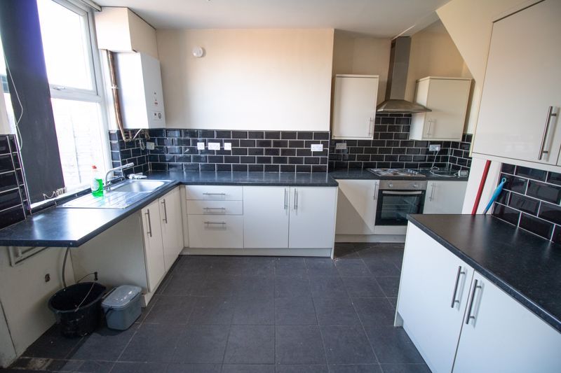 Property photo 3 of 13 Kitchen