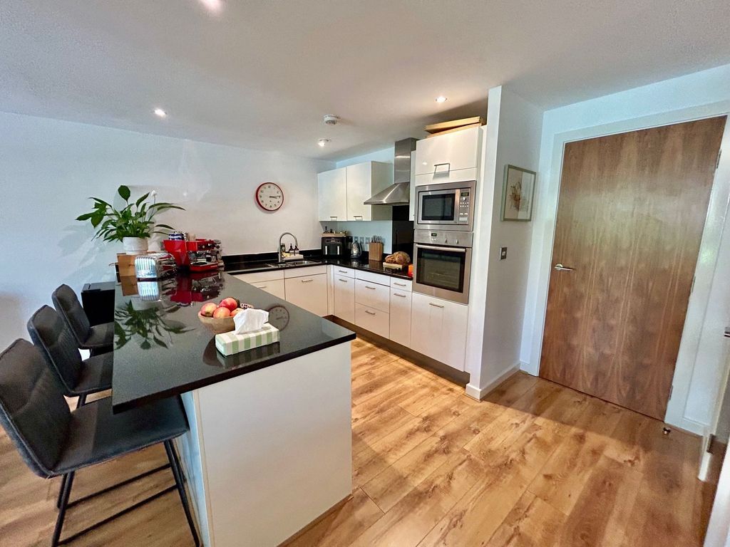 Property photo 2 of 20 Kitchen