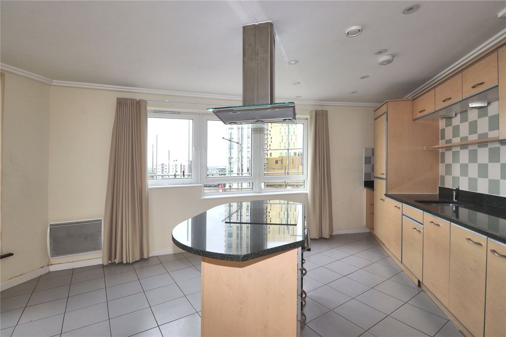 Property photo 2 of 13 Picture No. 12