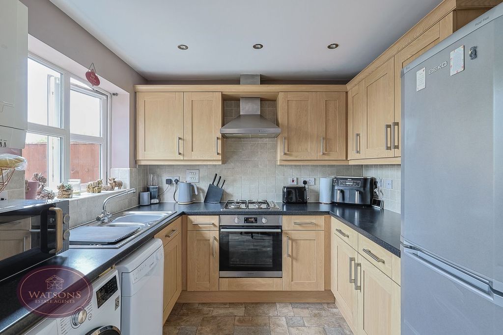 Property photo 3 of 19