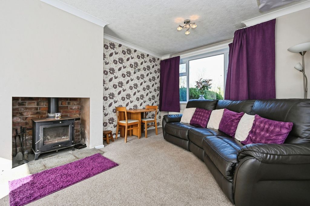 Property photo 3 of 20 Living Room