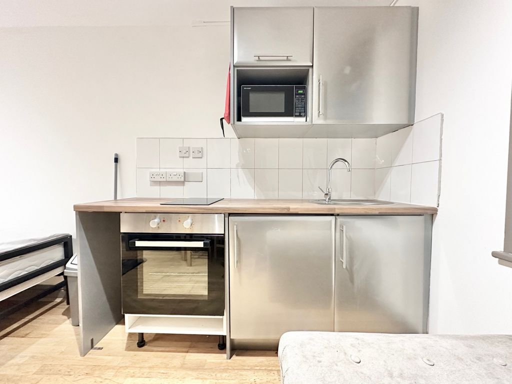 Property photo 3 of 8 Gallery