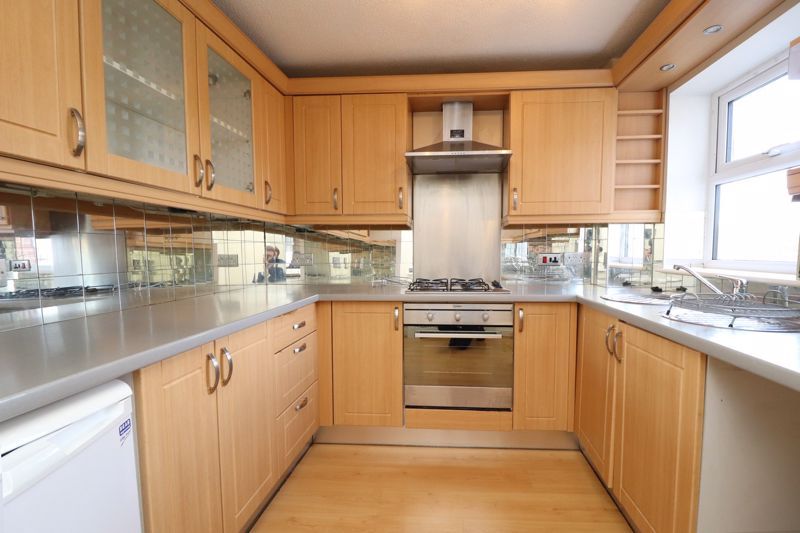 Property photo 2 of 9 Photo 8