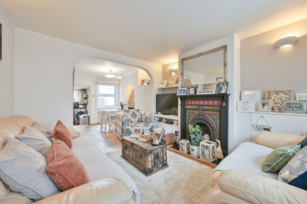 Property photo 2 of 17