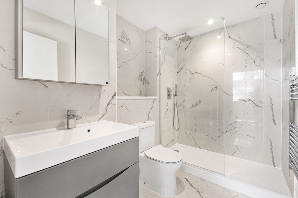 Property photo 3 of 7 Jll
