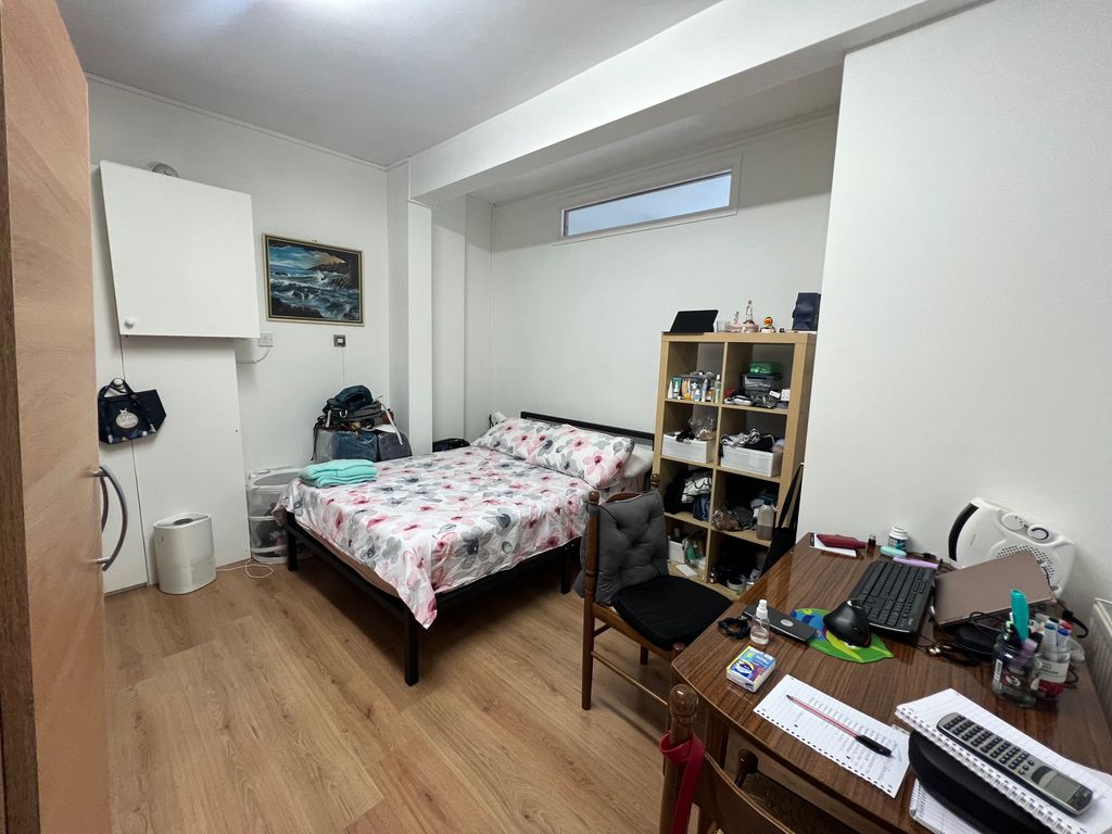 Property photo 1 of 3