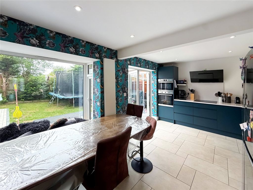 Property photo 2 of 12 Picture No. 10