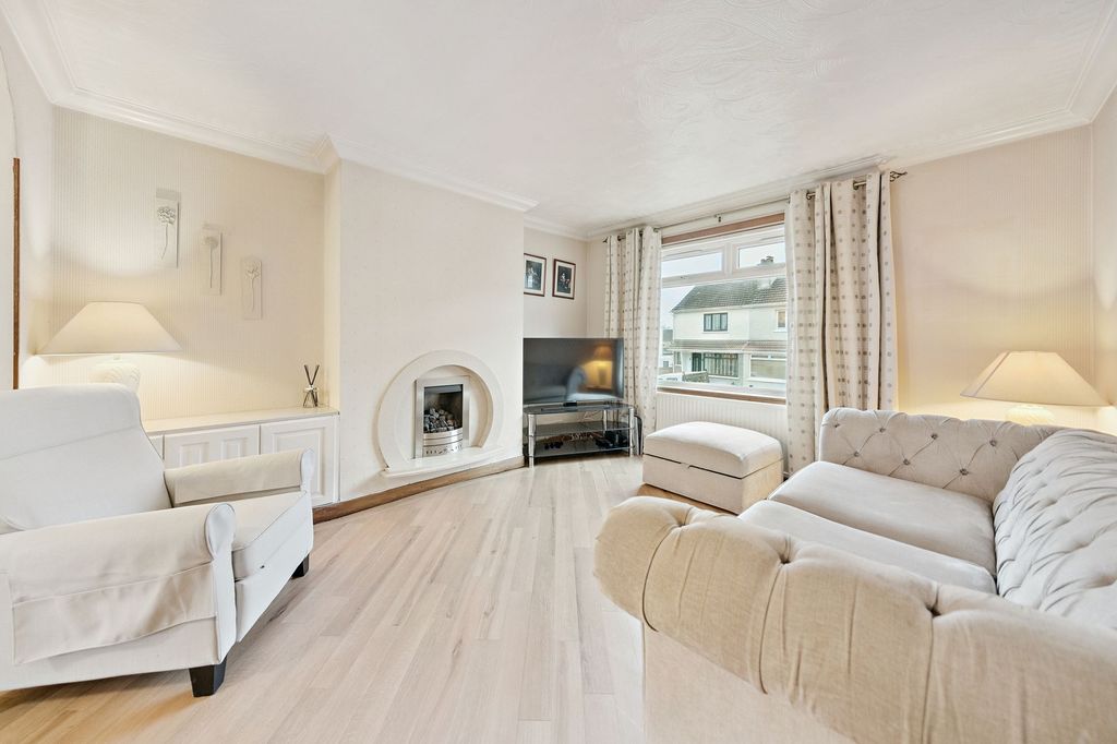 Property photo 2 of 25