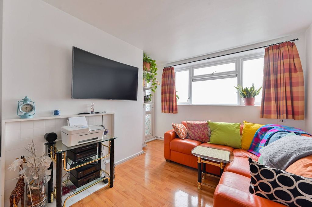 Property photo 2 of 10