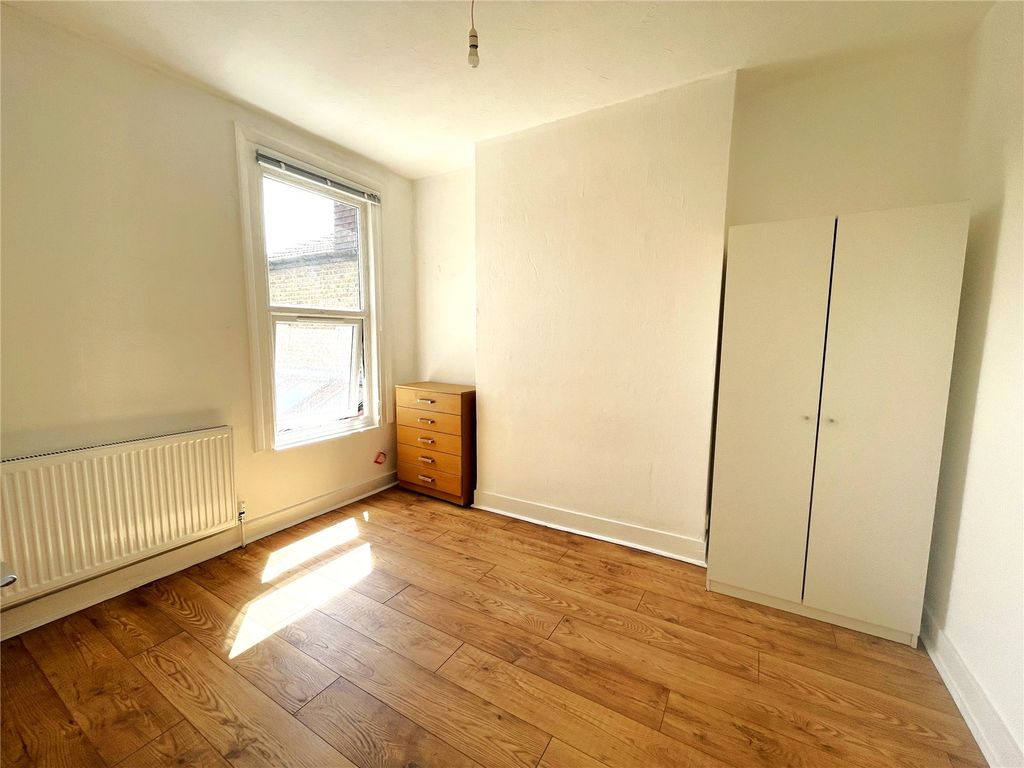 Property photo 3 of 7 Picture No. 13