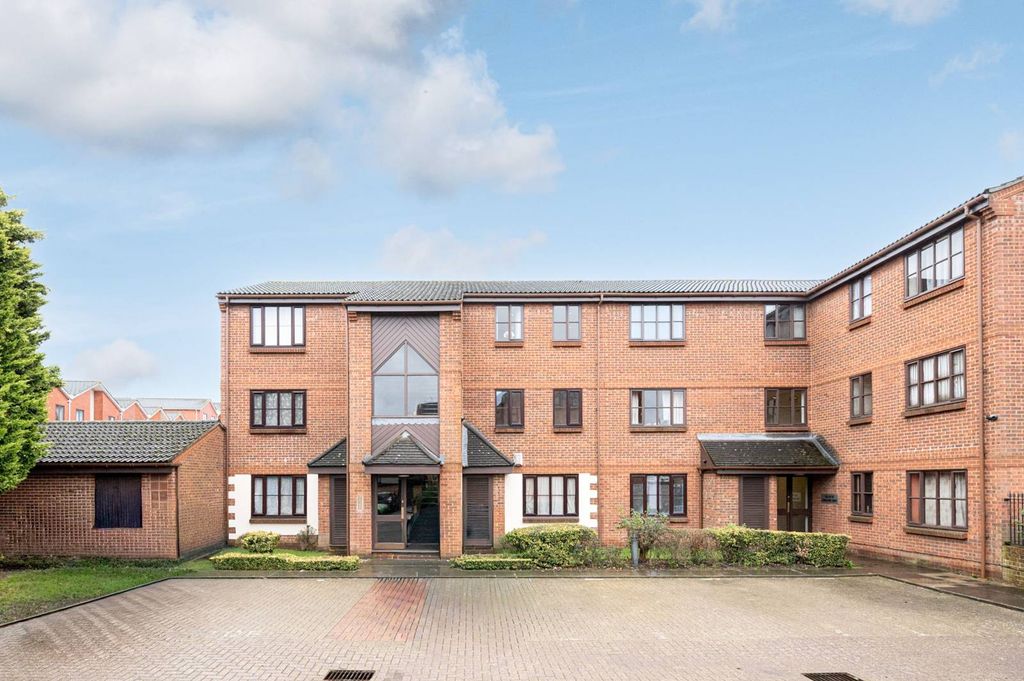 Property photo 1 of 9