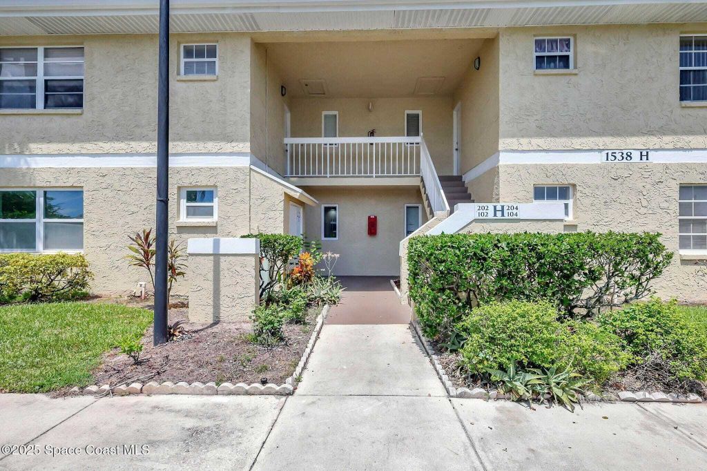 Property photo 1 of 28