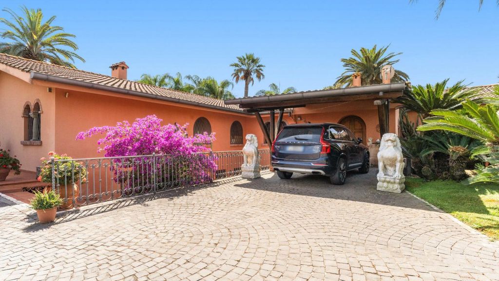 Property photo 2 of 40