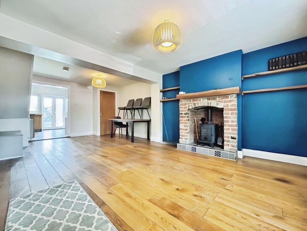 Property photo 2 of 11 Lounge