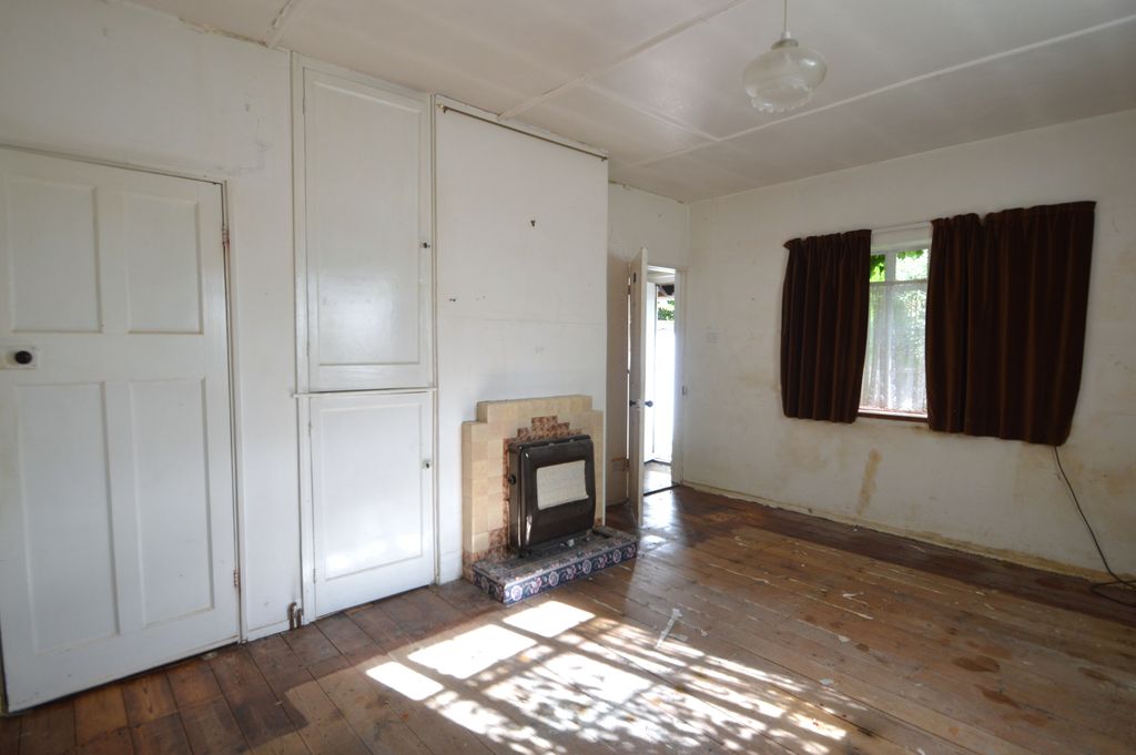 Property photo 2 of 11
