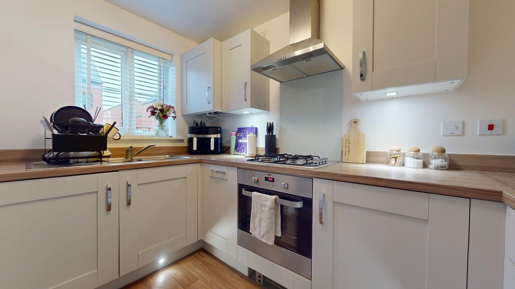 Property photo 2 of 17 4720692