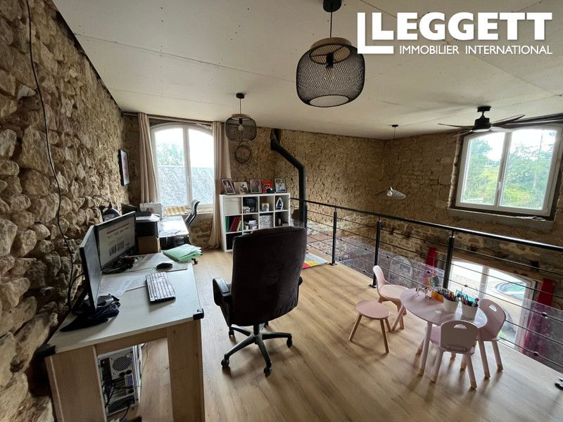 Property photo 2 of 10