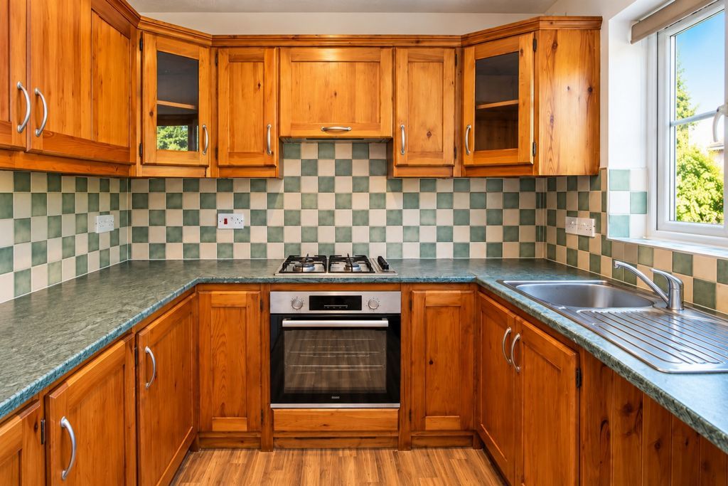 Property photo 2 of 13 Photo 4