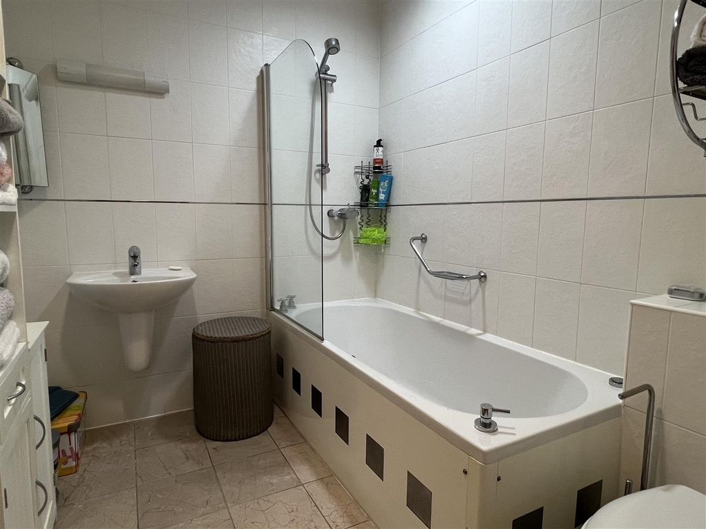 Additional image 17 of 3 bed flat for saleSea Road, Carlyon Bay, Carlyon Bay PL25