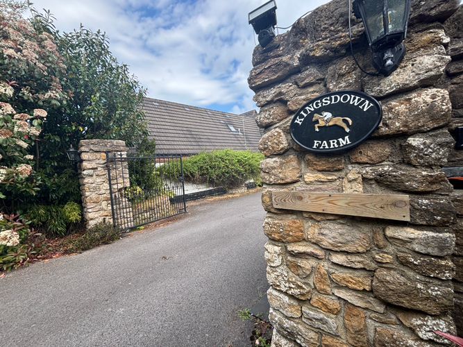 Property photo 1 of 12 Cover