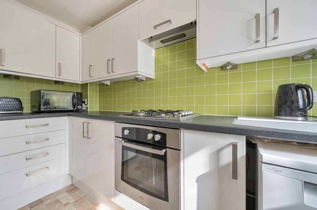Property photo 3 of 14 1358865-7-68d1352...