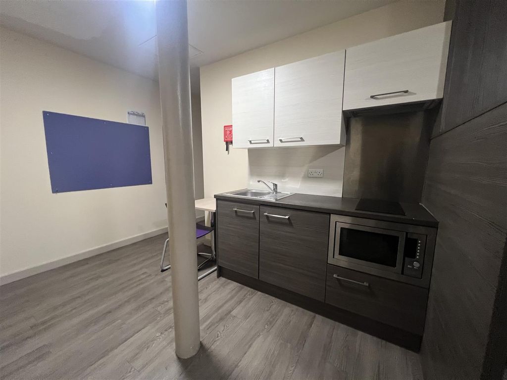 Property photo 3 of 10 Tempimagegh2G1K.Jpg