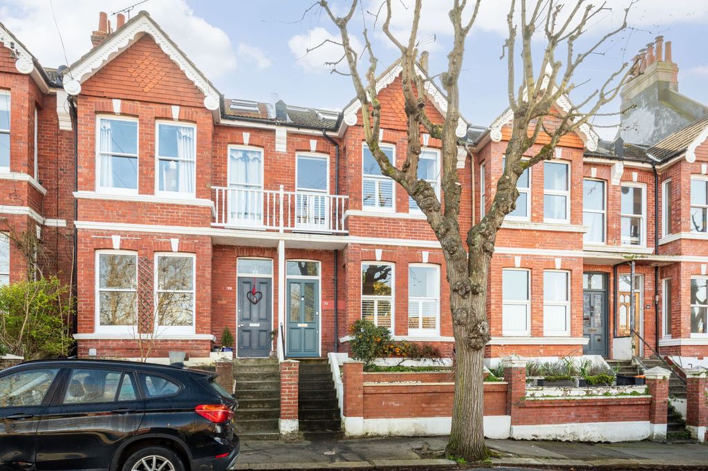 Property photo 1 of 17