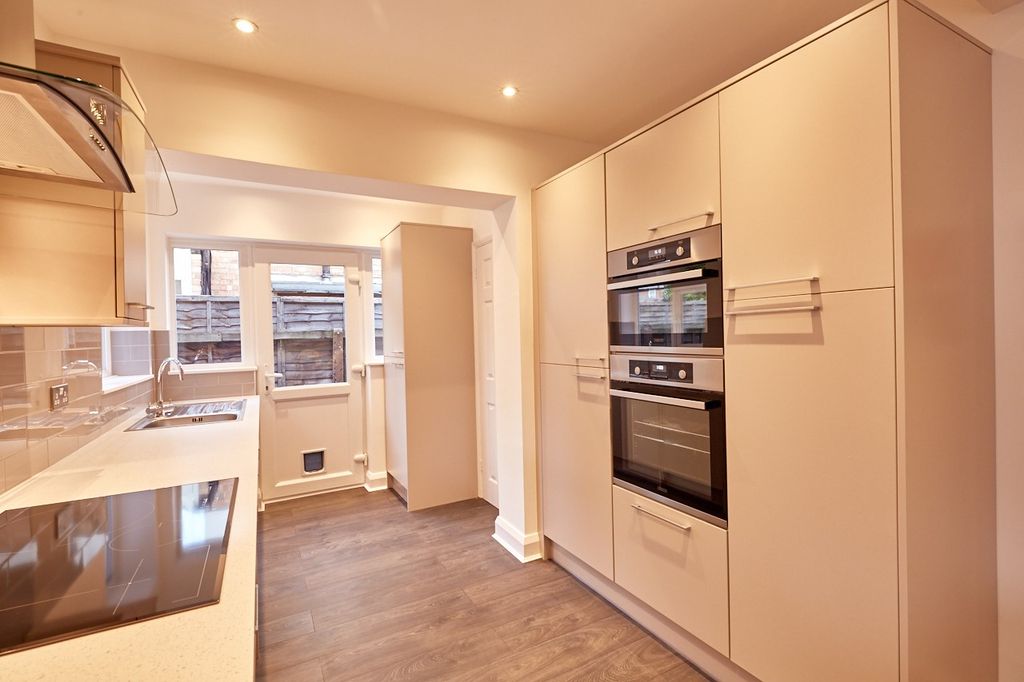 Property photo 2 of 12 Photo 01